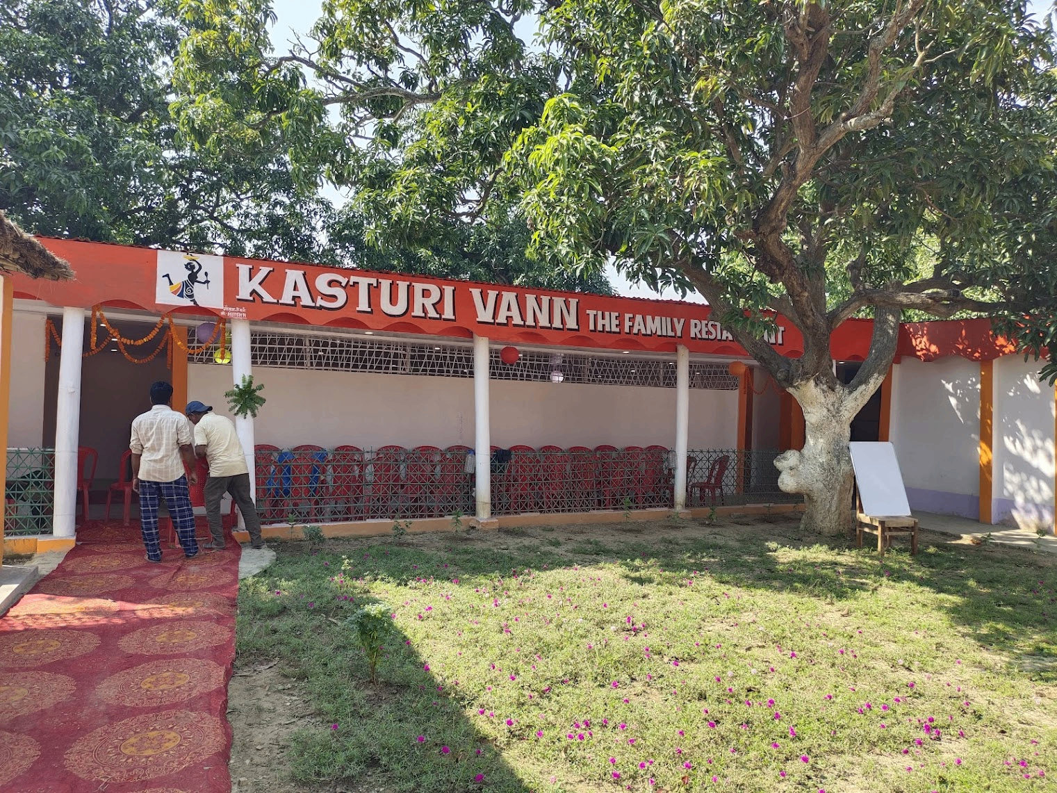 Kasturi Vann Family Restaurant — front view in Narkatiaganj